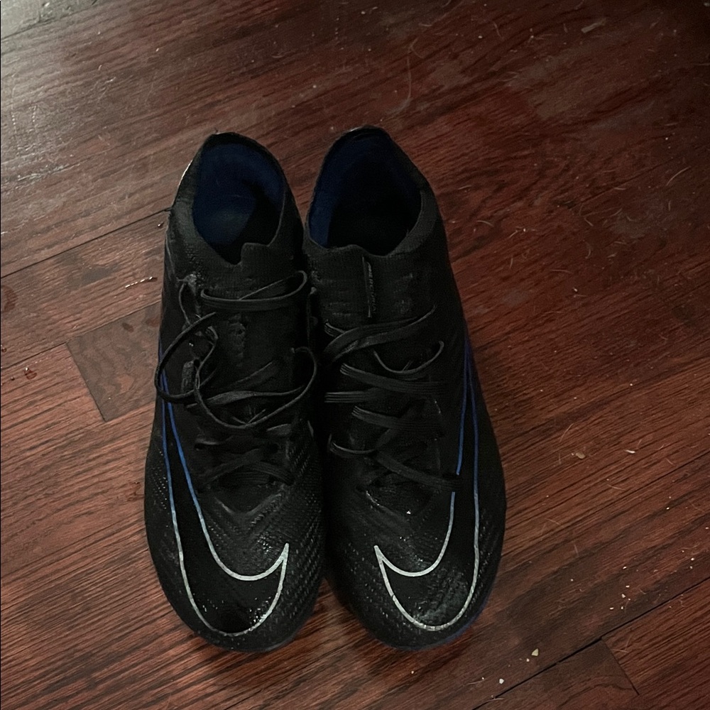 Nike Black elite soccer cleats with Blue Highlights